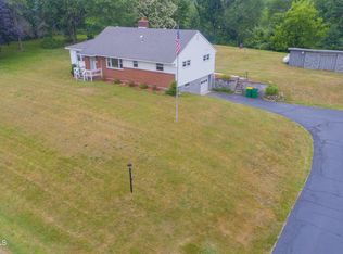 93 White Church Rd, Troy, NY 12180