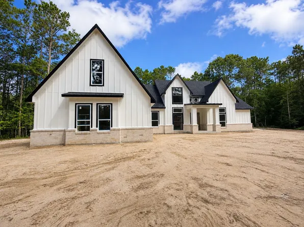8767 Lauren Ln, Waller, TX 77484