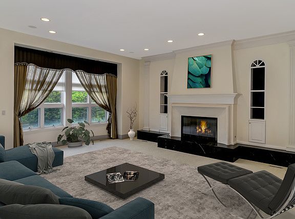 5th image of 355 Flagg Ct