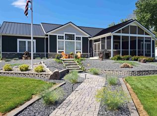 320 Lane 103 Crooked Lk, Angola, IN 46703