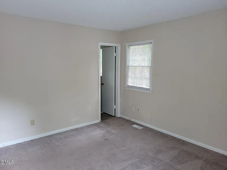 304 Holtz Ln — Photo 20