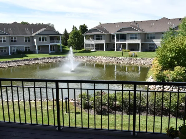 10726 Lyndale Bluffs Trl, Bloomington, MN 55420