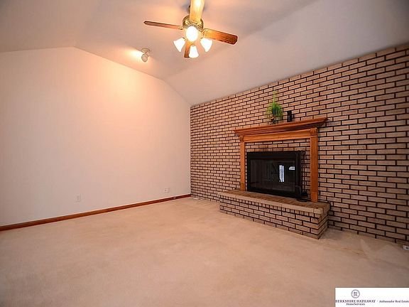 4th image of 4602 Virginia St