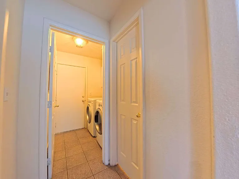 8330 Hipwader Ct — Photo 20