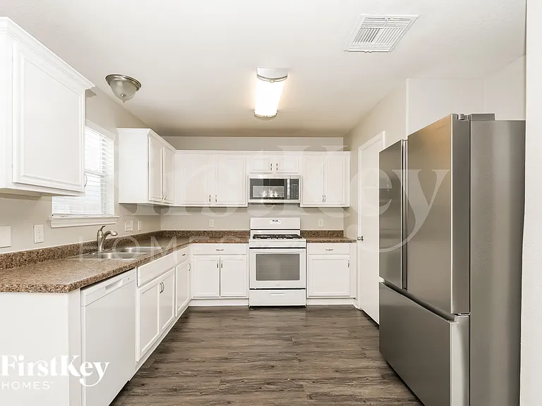 1438 Rocky Glen Ln — Photo 9