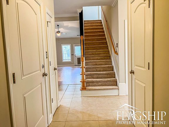 4th image of 2052 B Cambria Dr