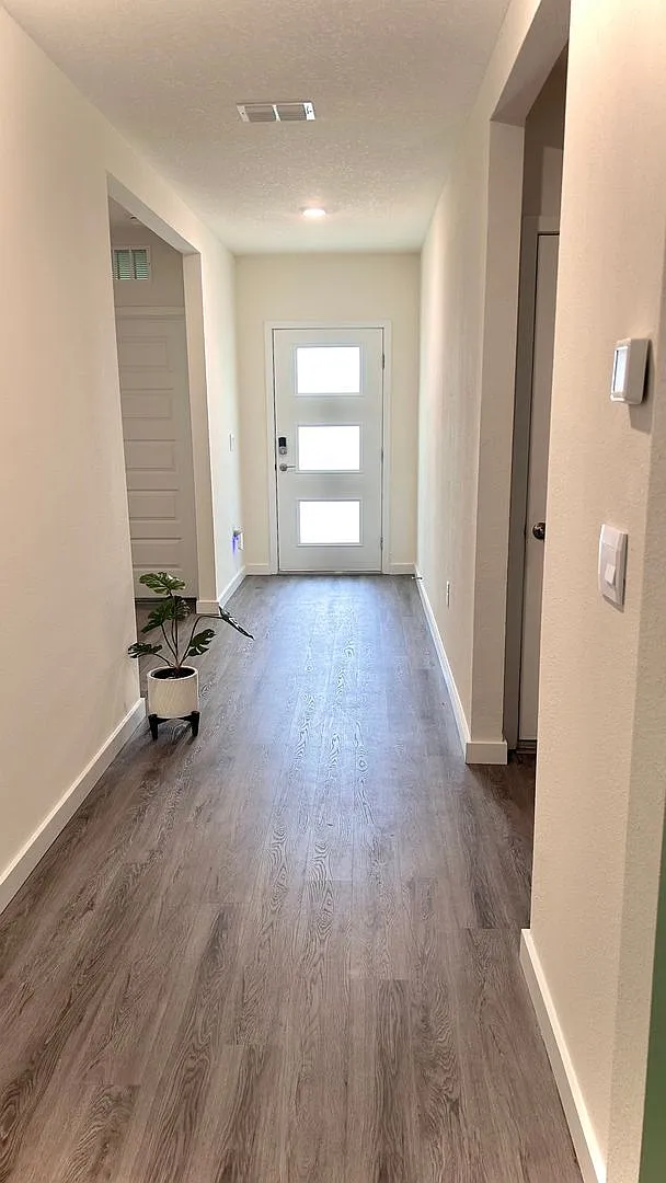 3 bed, 2.0 bath, 1676 sqft, $2,250 — Photo 2
