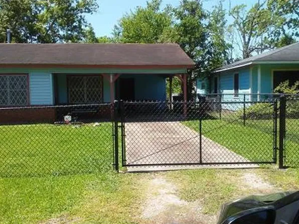 5170 Parkview Dr, Beaumont, TX 77705
