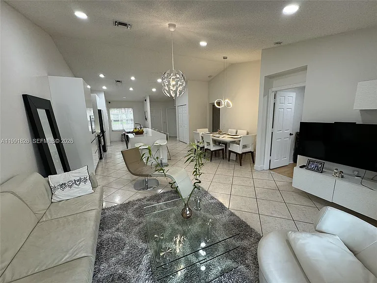 2002 Andromeda Ln — Photo 5
