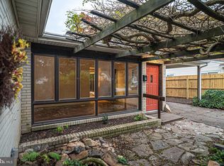 9 Longview Dr, Newark, DE 19711