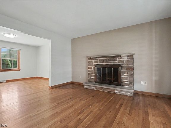 5th image of 1372 Doncaster Dr