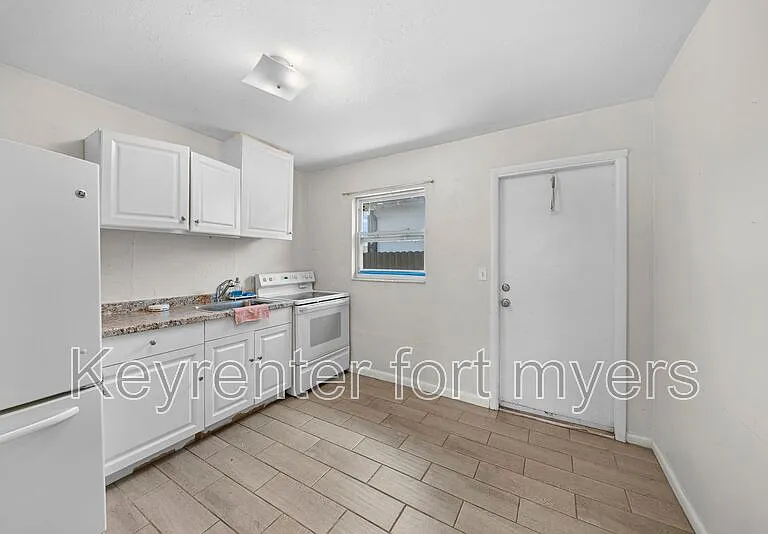 322A Louise Ave — Photo 7