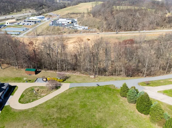 2 Benton Grove Rd, Morgantown, WV 26508
