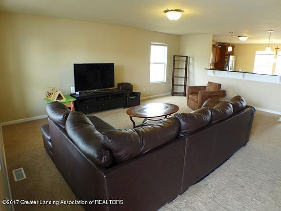 3rd image of 1416 Wickham Dr