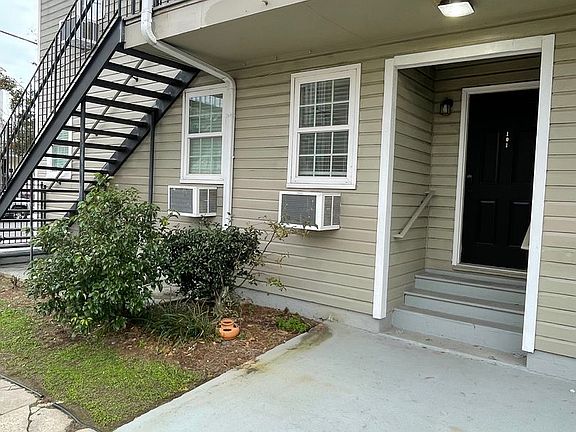 3rd image of 2309-11 Baronne St #101