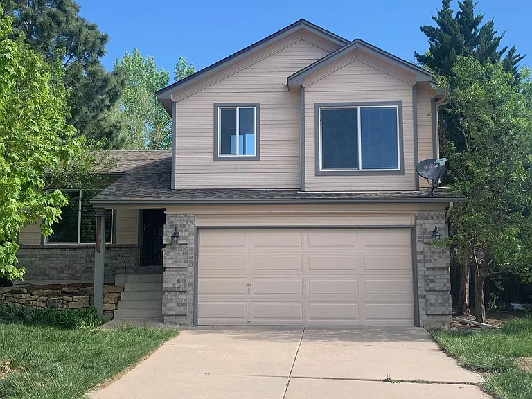 1330 Eastmeadow Ct — Photo 1