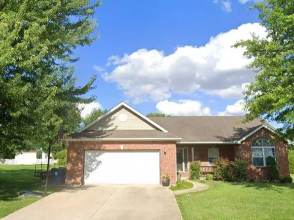 1966 Captains Dr, Worden, IL 62097