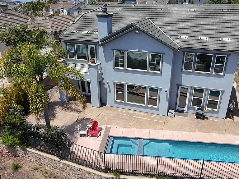 2133 Twain Ave — Photo 2