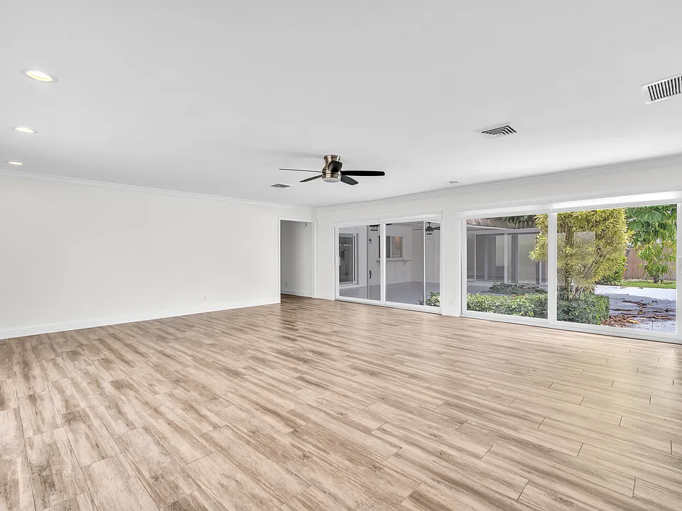 1424 SW 13th Dr