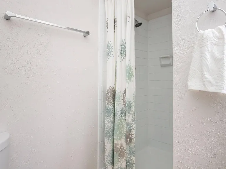 Nob Hill Apartment Homes — Photo 23