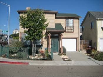 2nd image of 930 Myrtle St