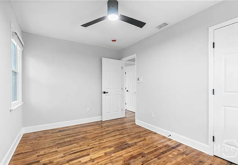 2102 Auburn St — Photo 11