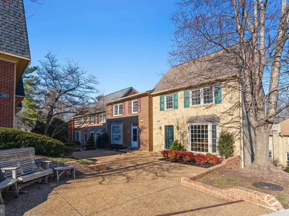 718 N Armistead St #56, Alexandria, VA 22312