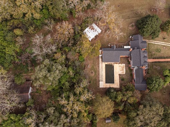 8 Old Chestnut St, Lumpkin, GA 31815