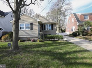19 Oxford Ave, Stratford, NJ 08084