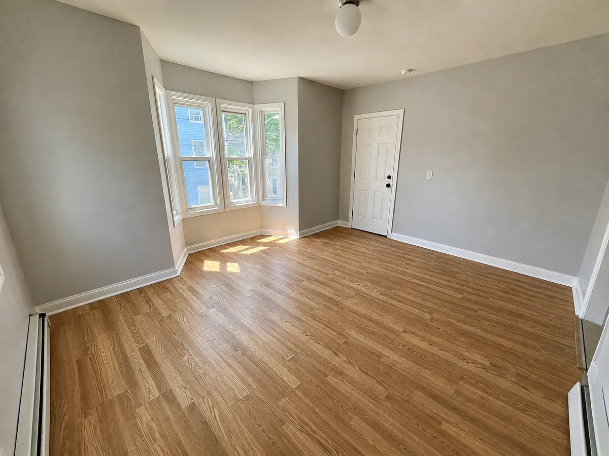 Building Photo - 32 Gilmore St #201