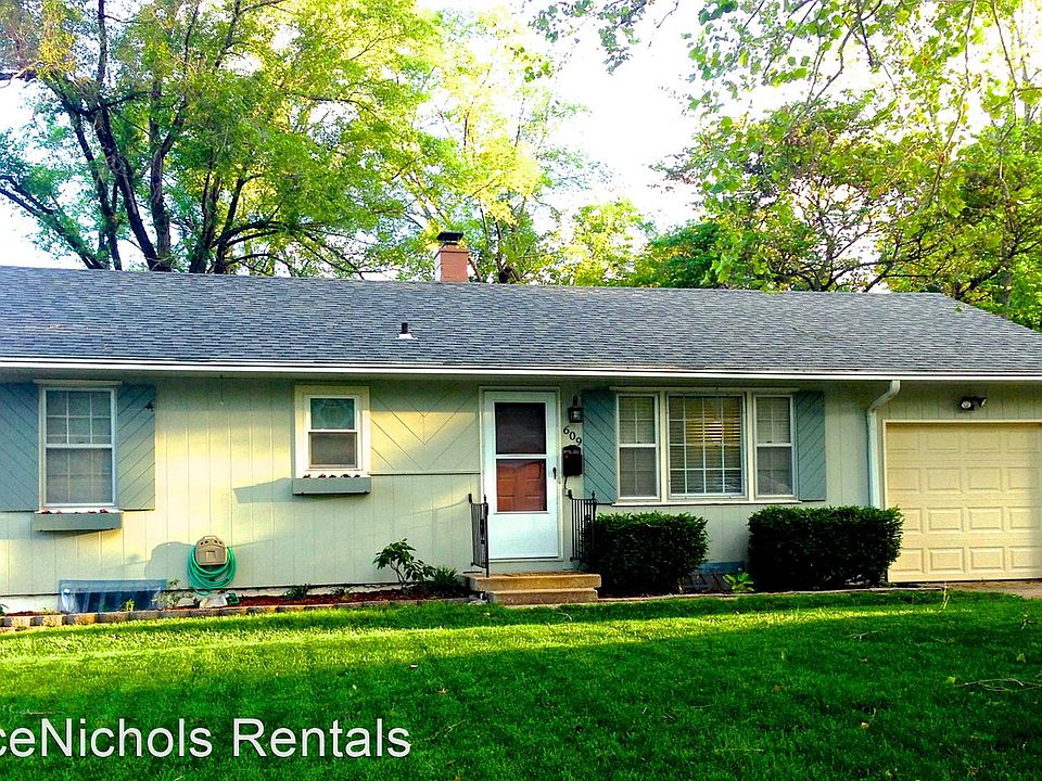 1st image of 609 W 89th St