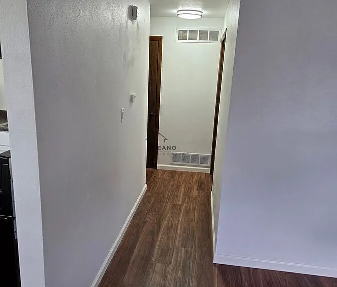 731B E Marietta Ave — Photo 4