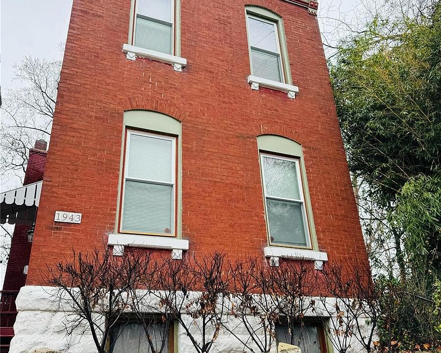 1st image of 1943 Wyoming St