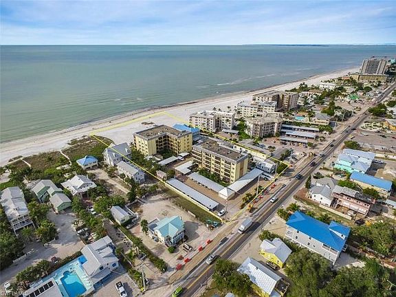3rd image of 2650 Estero Blvd APT 44