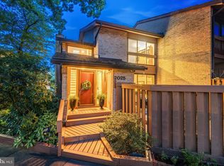 2025 Lakewinds Dr, Reston, VA 20191