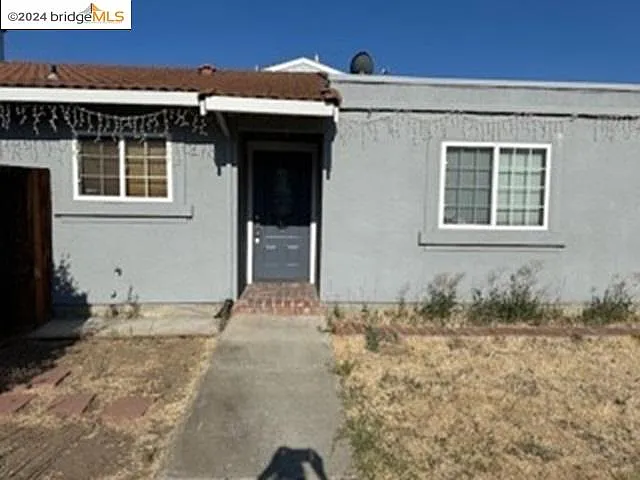 3284 Madrone St photo 1