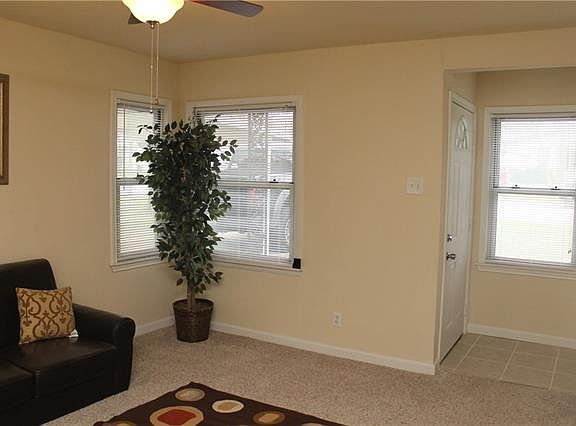 4th image of 3629 Oakwood St
