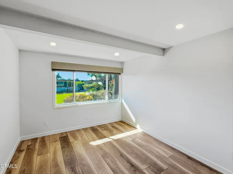 61B Redwood Ave — Photo 25