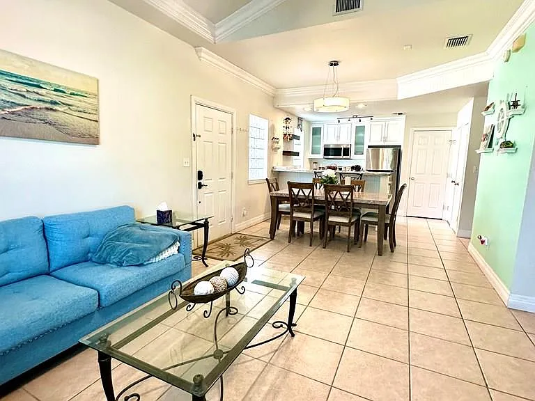 111 E Polaris Dr #7 — Photo 4