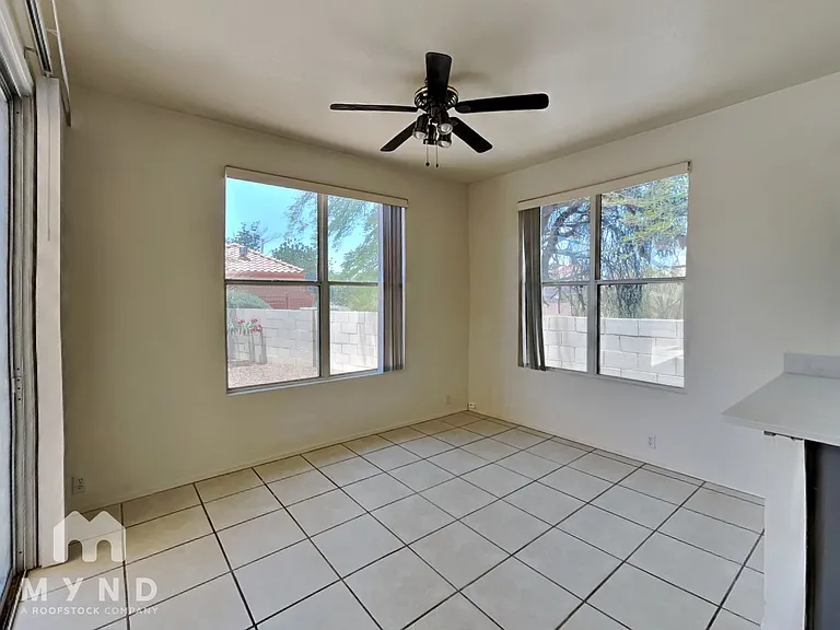 3434 W Desert Bend Loop — Photo 11