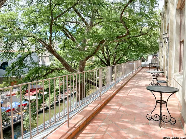 245 Losoya St, San Antonio, TX 78205