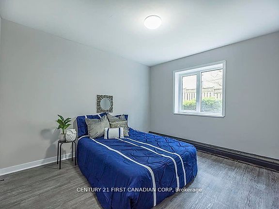 5th image of 871 Adelaide St N #102