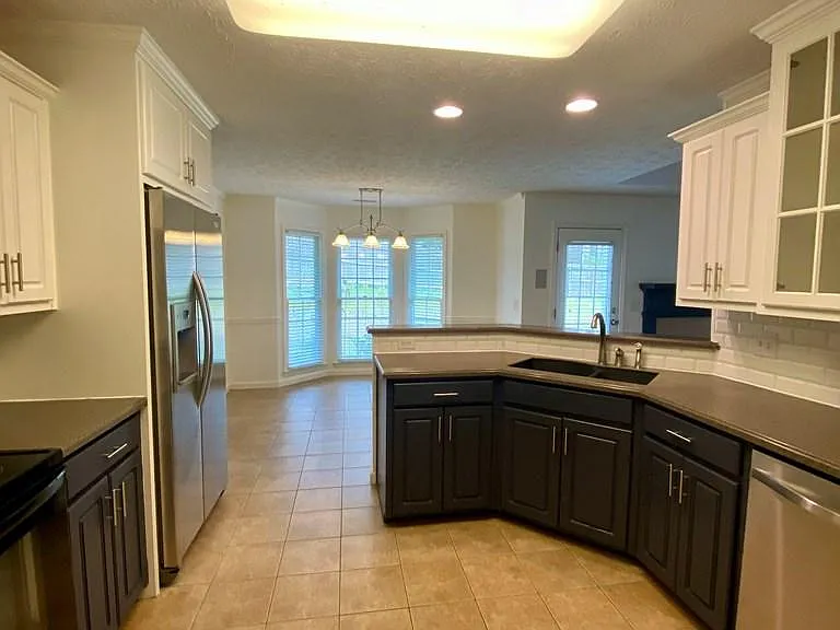 1815 Saffron Ct — Photo 2