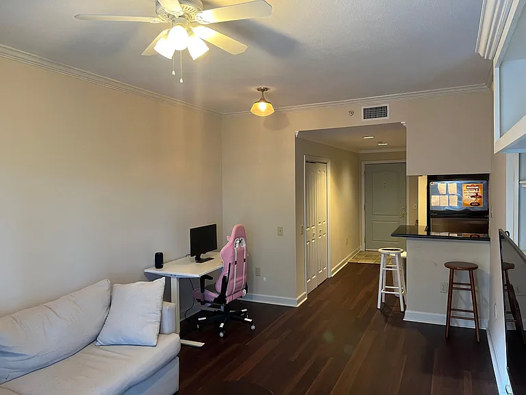 195 14th St NE #401 — Photo 3