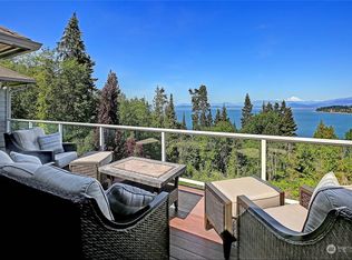 222 Meggia Ln, Camano Island, WA