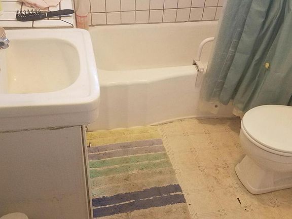 4th image of 3641 N Pershing Ave
