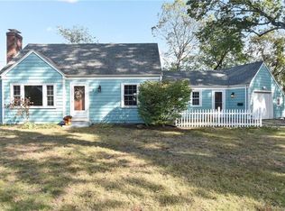 2 Joann Dr, Barrington, RI 02806