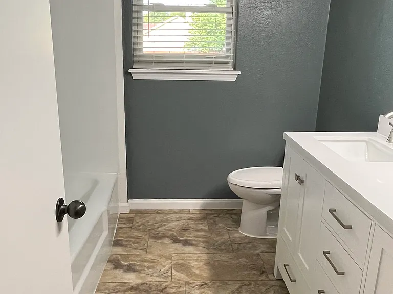 512 Beacon Ave — Photo 3