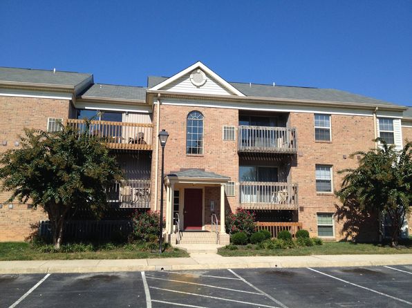 8 Cloverwood Ct APT 104