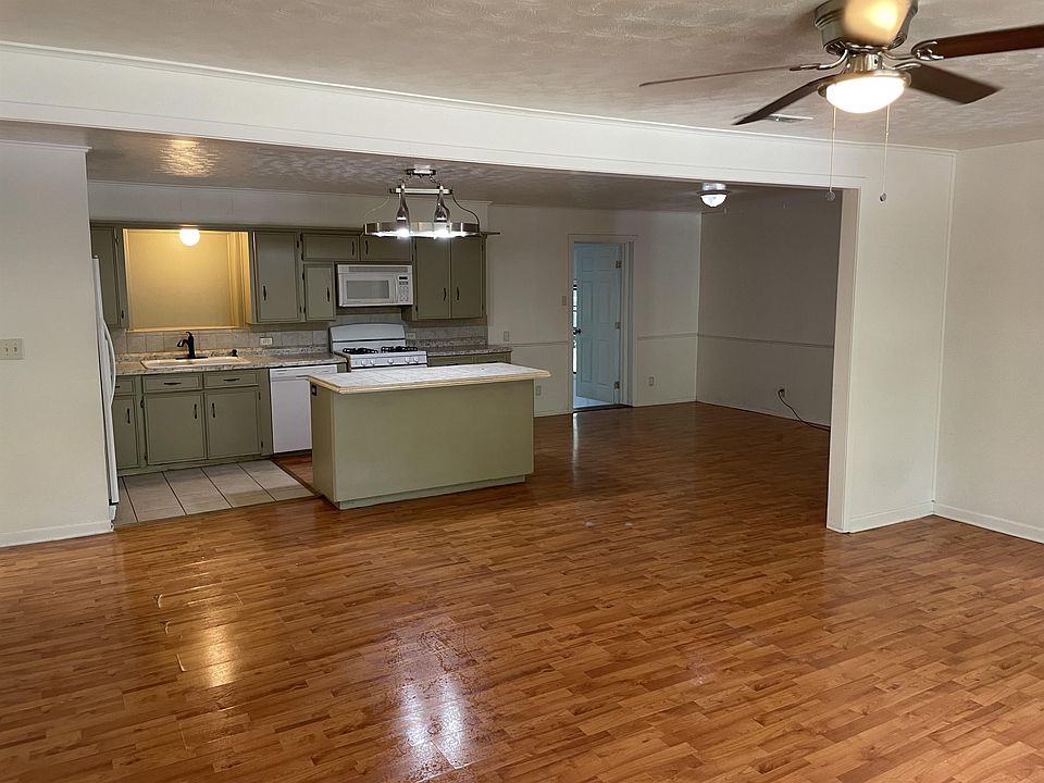 2nd image of 1130 Tower St